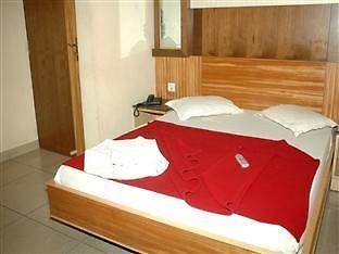 Ug Grand Hotel บังกาลอร์ ภายนอก รูปภาพ